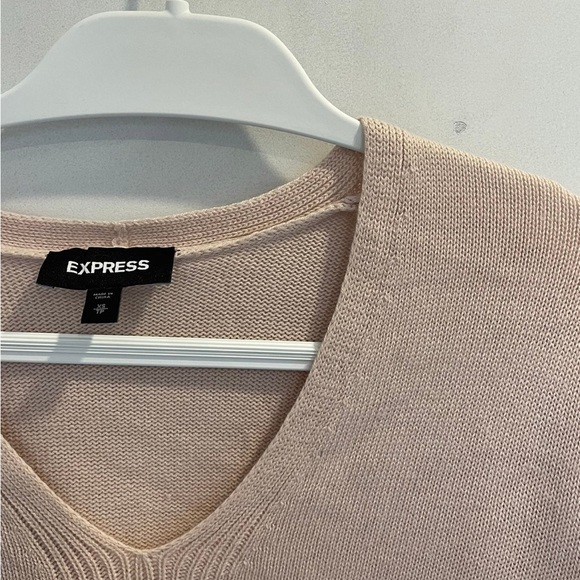 Express Sweater. Size: XS - Picture 3 of 6